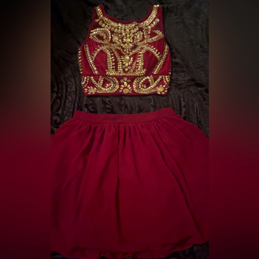 maroon , two piece , b. darlin hoco dress size 5/6